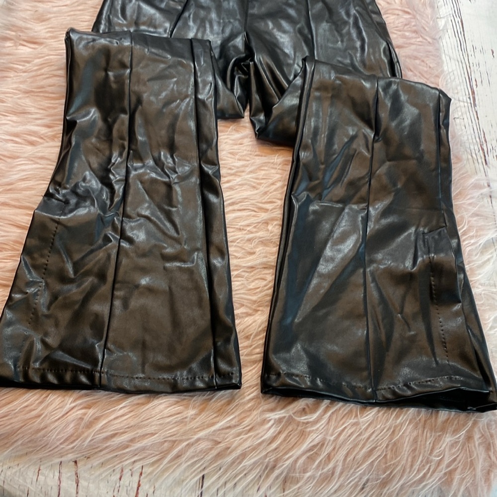 Abercrombie & Fitch Vegan Leather High Rise Split Leg Flare Pants sz S - Picture 5 of 9